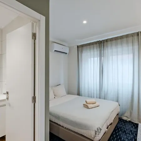 Lovely Fully Equipped Near Subway N5 아파트 *