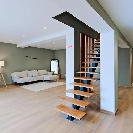 Lovely Fully Equipped Near Subway N5 Apartment