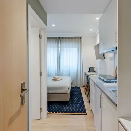 Lovely Fully Equipped Near Subway N5 Apartment